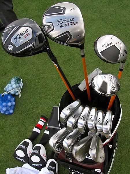 Steve Stricker Titleist Golf Bag  15 Clubs! Maximum Number Is 14!! Unless They Changed The Rules Again!! Titleist Golf Bag, New Golf Clubs, Trendy Golf, Relaxing Game, Titleist Golf, Best Golf Clubs, Golf Club Sets, Golf Drills, Golf Irons