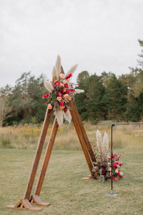 Luscious florals placed on a gorgeous arch way. photo by @daniellerileyphotography #northcornerhaven #smallscalefarming #farmtotable #eventvenue #localfarm #weddingvenue #sustainableliving #certifiedsc #bespokeevents #farmtofork #southerncharm #charlottesgotalot Monmouth Oregon, Charlotte Wedding Venues, Photography Studio Decor, Fall Wedding Ceremony, Field Wedding, Bridal Photographs, Ceremony Design, Wedding Session, Event Planning Company