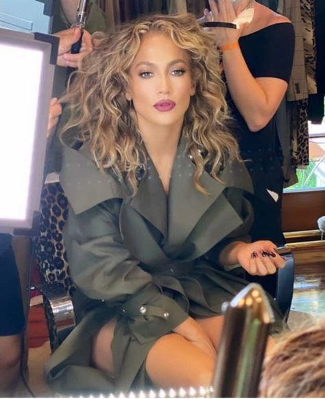 Jennifer Lopez Makeup, Jennifer Lopez Outfits, Jlo Hair, Jlo Glow, J Lo Fashion, Hair Fair, Fly Girl, Style Icon, Jennifer Lopez