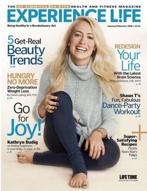 Kathryn Budig on the cover of Experience Life Magazine. Kathryn Budig, Entertainment Center Design, Shaun T, Detox Diet Plan, Health And Fitness Magazine, Experience Life, Brain Science, Reaching Goals, Yoga Instructor