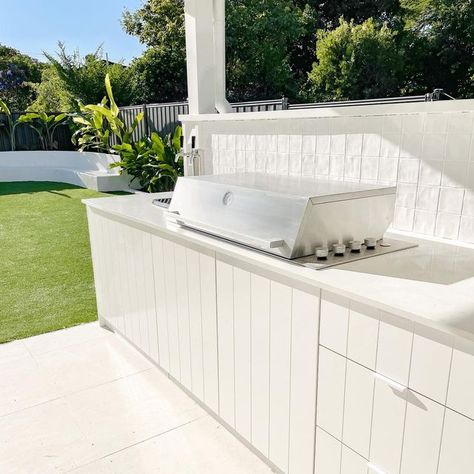 Quantum Quartz, Tiles Outdoor, Kitchen Splashback Tiles, Bar Fridge, Outdoor Bbq Area, Square Tiles, Outdoor Bbq Kitchen, Beer Keg, Splashback Tiles