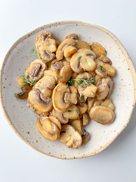 How To Cook Mushrooms (Like a Chef) Making Mushrooms, Best Mushrooms, Cooking Mushrooms, Gf Sides, Cook Mushrooms, Ginger Shot Recipe, Modern Nonna, Ricotta Fritters, Healthy Chili