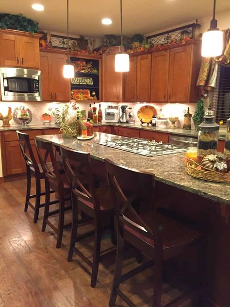 5 Kitchen Decor Items You Should Ditch - Painted by Kayla Payne Italian Country Decor, Tuscan Style Decorating, Tuscan Decor Ideas, Decorated Kitchen, Tuscany Decor, Tuscan Decorating Kitchen, Tuscan Home, Tuscan Decor, Fall Kitchen Decor