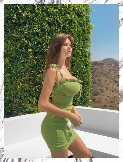 Ashley Tervort, Ashley Ann, 여자 패션, Green Dress, Amazing Women, Persona, A Woman, Tumblr, Green