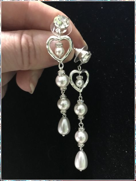 Christmas Jewelry - Ready for more great ideas? - Click to visit for more. Do It NOW!! Red Pearl Jewelry, Old Fashioned Jewellery, Jewelry With Blue Dress, Long Earrings Aesthetic, Elegant Silver Earrings, Cute Earrings Silver, Silver And Pearl Jewelry, Valentine’s Day Jewelry, Jewlrey Aesthic