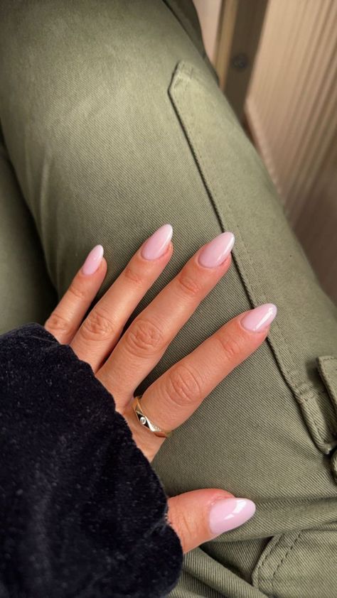 Ongles Rose Pastel, Pink Oval Nails, Milky Pink Nails, Plain Acrylic Nails, Pastel Pink Nails, Pale Pink Nails, Soft Pink Nails, Bridesmaids Nails, Kutek Disney