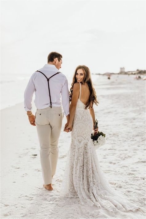 Wedding Pictures Beach, Beach Wedding Pics, Wedding Photography Bridal Party, Dream Beach Wedding, Wedding Portrait Poses, Wedding Picture Poses, Beach Wedding Inspiration, Wedding Beach Ceremony, Beach Wedding Photography