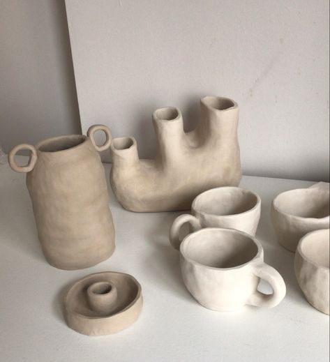 Hand Built Ceramics Ideas, Ceramics Hand Building, Hand Built Mug, Ceramic Hand Building, Hand Built Pottery Ideas, Hand Building Ceramics, Hand Building Pottery Ideas, Hand Building Pottery, Clay Hand Building