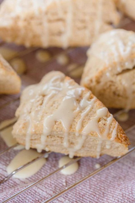 Eggnog Scones with Eggnog Glaze | greens & chocolate Apple Cinnamon Scones Recipe, Eggnog Scones, Cinnamon Scones Recipe, Apple Scones, Baking Scones, Cinnamon Glaze, Cinnamon Scones, Orange Scones, Apple Glaze