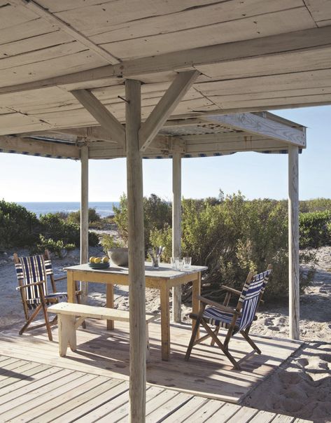 Dining room decor on the terrace or in the garden - House side Sea View House, Tin Shed, Tin House, Wooden Terrace, Outside Decorations, House Siding, Beach Living, Island Style, Stunning Interiors