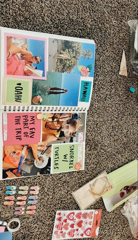 Preppy Scrapbook Pages, Kid Scrapbook Ideas, Front Page Of Scrapbook, Scrapbook Ideas Freshman Year, 2023 Scrapbook, Summer Scrapbook Ideas Front Cover, Scrapbook Picture Ideas, Scrapbooking Supplies, Scrapbook Front Cover