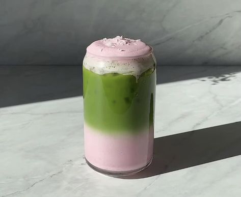 College Cooking Recipes, College Cooking, Love Cafe, Heart Shaped Candy, Matcha Drink, Pretty Coffee, Matcha Recipe, Green Drinks, Iced Matcha