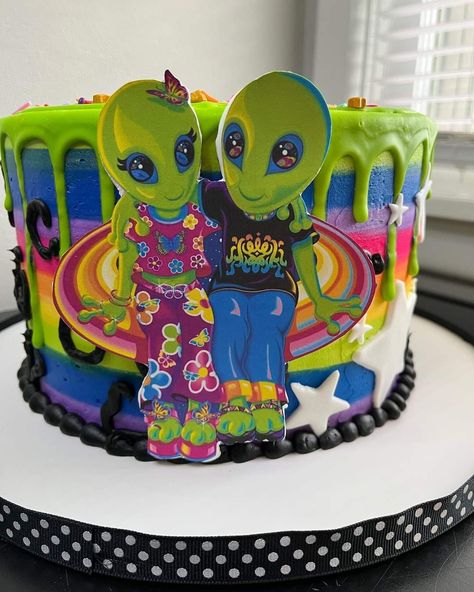 Lisa Frank Cake Ideas, Lisa Frank Alien, Lisa Frank Cake, Lisa Frank Birthday Cake, 28th Birthday Ideas, Lisa Frank Birthday Party, Alien Birthday Party, Alien Cake, Neon Cakes