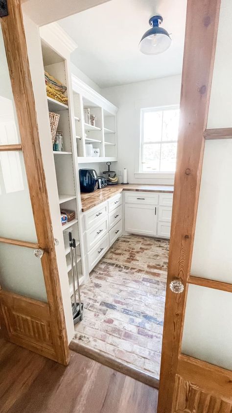 Large Pantry Laundry Room Combo, Laundry Butlers Pantry Combo, Laundry Room Butlers Pantry Combo, Butler Pantry Laundry Room Combo, Kitchen Pantry Layout, Butlers Pantry Laundry Room Combo, Large Butlers Pantry, Pantry Layout Ideas, Walk In Pantry Ideas Layout