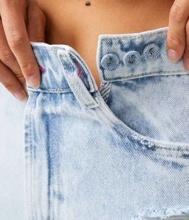 Lengthen Jeans Diy Ideas, Jeans Alterations, Jean Refashion, Altering Jeans, Jeans Refashion, Sewing Alterations, Denim Jeans Fashion, Altering Clothes, Denim Crafts