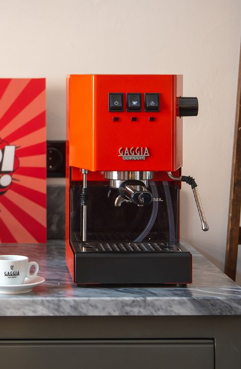 Gaggia Classic Energy Vibes Evo - Manual espresso machine Gaggia Espresso Machine, Home Espresso Machine, Italian Bar, Fresh Coffee Beans, Brewing Process, Coffee Uses, Espresso Machines, Fresh Coffee, Coffee Grounds