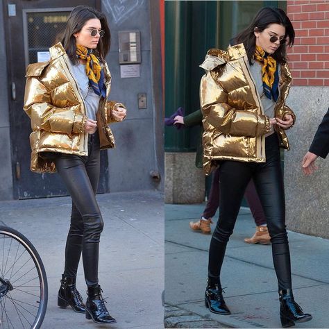 J 🖤 @kendalljenner  #kendalljenner #Kyliejenner #kimkardashian #kourtneykardashian #KhloeKardashian #jenner #kardashian #Kylie #Kendall Kendall Jenner Winter, Kendall Jenner Winter Outfits, Gold Puffer Jacket, Style Kendall Jenner, Puffer Outfit, Stile Kendall Jenner, Puffer Jacket Outfit, Fashion 80s, Evolution Of Fashion