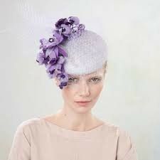 Lilac Fascinator, Pin Up Looks, Violet Wedding, Jane Taylor, Sinamay Hats, Royal Clothing, Quirky Wedding, Purple Themes, Elegant Hats