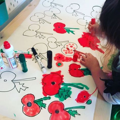 Remembrance Day Sensory Play, Remembrance Day Nursery Activities, Remembrance Day Fine Motor Activities, Eyfs Poppy Activities, Poppy Tuff Tray Ideas, Poppy Activities For Toddlers, Remembrance Day Eyfs, Remembrance Day Activities For Preschool, Eyfs Remembrance Day Activities