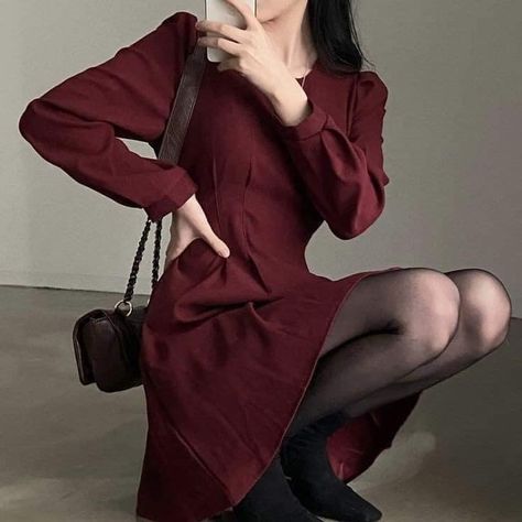 Slytherin Fashion, Deep Red Dress, Feminine Casual, Dark Red Dresses, Fashion Guide, Woman Suit Fashion, Dress Aesthetic, Fashionista Clothes, Princess Outfits