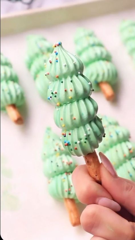 Save this awesome merengue recipe by the talented @_bellabakes 🎄😍 #christmas #christmasdecor #christmasdecorations #christmastree #christmaslights #christmasvillage #christmasvibes #winter #christmasinspo #christmastime #christmasmood #christmascountdown #christmascountdown2023 #snow #goals #christmasgoals #новыйгод #елка #зима #украшения #圣诞节 #क्रिसमस #christmas2023 #travel #europe #recipes #baking #desert #christmasdessert #cooking | christmas aesthetic | Brenda Lee · Rockin' Around The Chri Merengue Recipe, Pretzel Trees, Europe Recipes, Cooking Christmas, Christmas Pretzels, Brenda Lee, Cake Decorator, Mini Pretzels, Recipes Baking