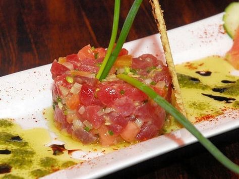 Tartare+de+thon+rouge+au+gingembre Tuna Tartare Recipe, Tartare Recipe, Tuna Tartar, Tuna Tartare, Dinner Tonight, Fish Recipes, Yummy Dinners, Seafood Recipes, Healthy Eating