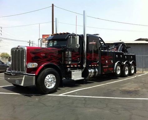 Bruce R. Taylor on Instagram: “Nice Peterbilt heavy wrecker #peterbilt @peterbiltmotors #tow #towtruck #heavydutytowing #heavywrecker #heavyrescue #semi #truck #trucks…” Mega Raptor, Heavy Wreckers, Car Hauler Trailer, Truck Girl, Towing And Recovery, Custom Big Rigs, Peterbilt 379, Classic Cars Trucks Hot Rods, Show Trucks