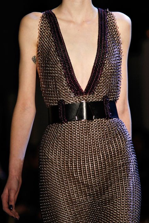 YSL Chain-Mail Dress Ready To Wear Fall 2012 Chainmail Clothing, Chain Mail, Business Outfit, Fashion Details, Runway Fashion, Christian Dior, Yves Saint Laurent, High Fashion, Beautiful Dresses