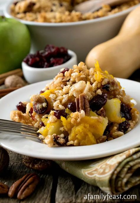 Baked Winter Squash and Apple Casserole with Crispy Topping - A Family Feast® Sour Cream Coffee Cake Muffins, Apple Casserole, Squash Sauce, Savory Pumpkin Recipes, Italian Sausage Soup, Apple Crisp Recipes, Family Feast, Best Comfort Food, Winter Squash