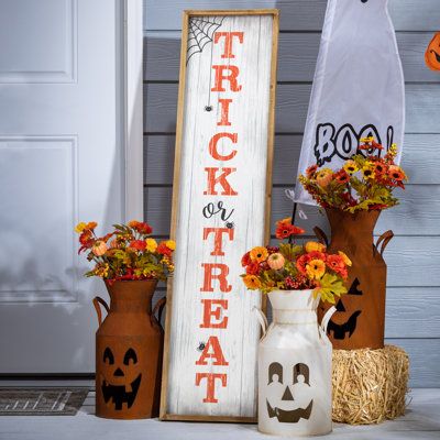 October Decorations Home, Painted Halloween Signs, Wood Porch Signs, Fall Outside Decor, Autumn Signs, Fall Cricut, Wood Halloween, Halloween Porch Sign, Halloween Wood Signs