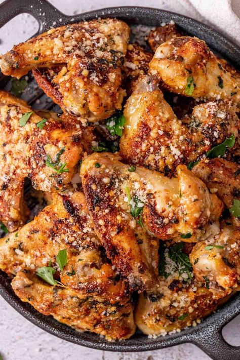 parmesan garlic wings. Parmesan Wings Recipe, Turkey Entrees, Breaded Wings, Parmesan Wing Sauce, Wings Crispy, Roasting Garlic In Oven, Parmesan Wings, Garlic Parmesan Wings, Chicken Wing Recipes Baked