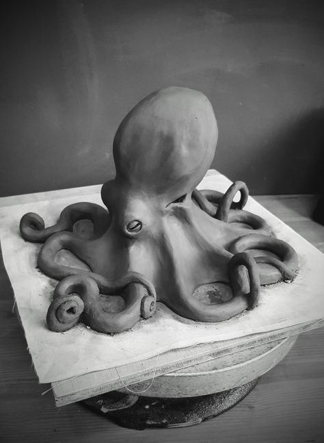 Octopus iPad Holder Octopus Sculpture Clay, Octopus Ashtray, Octopus Clay Sculpture, Octopus Ceramics, Octopus Reference, Pottery Octopus, Octopus Pottery, Octopus Statue, 3d Octopus