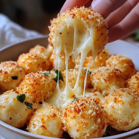 recipes quickie | Cheesy Parmesan Mozzarella Bites 🧀 | Facebook Cheesy Parmesan Mozzarella Bites, Mozarella Cheese Recipe, South Beach Diet Snacks, Parmesan Bites, Mozzarella Bites, Mozzarella Recipe, Homemade Breadsticks, Restaurant Appetizers, Mozzarella Balls