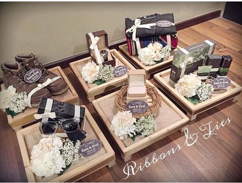 Dulang Hantaran Ideas, Hantaran Ideas, Dulang Hantaran, Wedding Gift Hampers, Wedding Platters, Indian Wedding Gifts, Wedding Gift Pack, Gift Tray, Creative Wedding Gifts