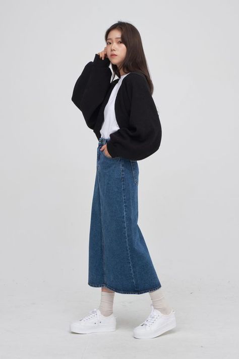 I should have bought it with an overfit but I bought it in a regular size because it was too large. Asian Female Fashion Outfit, Oversized Outfit For Plus Size, Asian Clothing Style, Japanese Women Fashion, Lewkin Outfit, Female Casual Outfits, Bolero Outfit, South Korean Fashion, Korean Clothing Brands