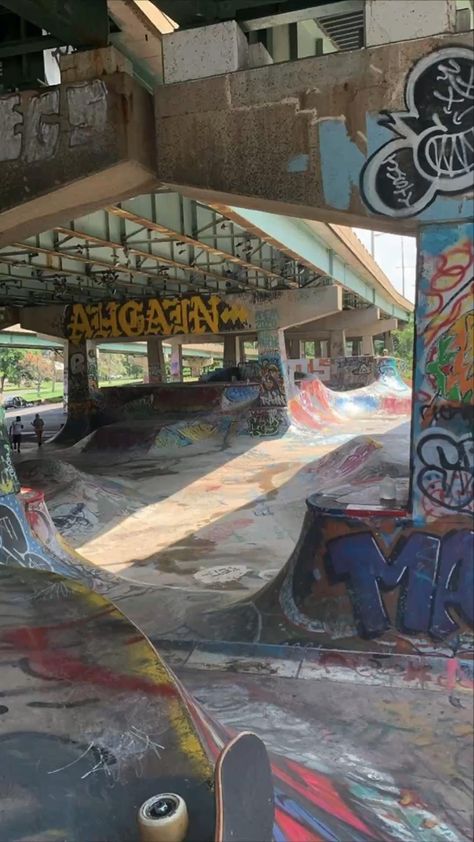 Skate Vibes, Skate Aesthetic, Skater Vibes, Skateboard Park, Skateboard Aesthetic, Skateboard Photography, Graffiti Photography, Seni Vintage, Skater Aesthetic