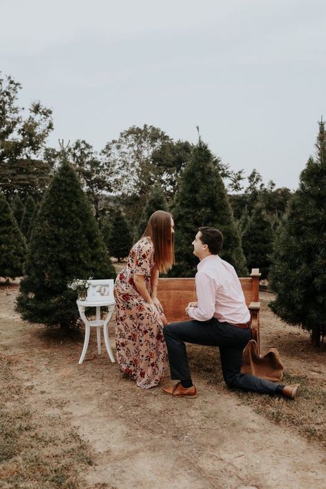 Winter Proposal Ideas Engagement, Tree Farm Proposal, Farm Proposal, Winter Proposal Ideas, Holiday Proposal, Proposal Ideas Engagement, Winter Proposal, Proposal Inspiration, Engagement Announcement Photos