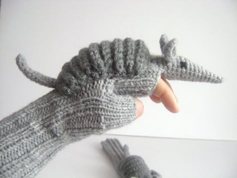 Holiday Armadillo, Long Fingerless Gloves, Wool Gloves, The Mitten, Knitted Animals, Mittens Pattern, Crochet Gloves, Fingerless Mittens, Winter Gloves