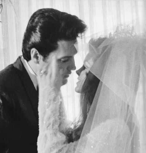 Sweet moment Priscilla Presley Wedding, Freddy Rodriguez, Elvis Wedding, Elvis And Me, Elvis Presley Family, Robert Sean Leonard, Sean Leonard, Elvis And Priscilla, Priscilla Presley