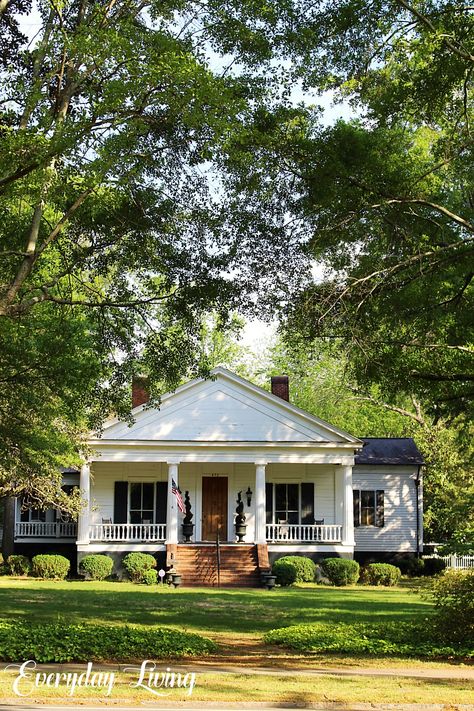 Old Southern Homes, Southern Town, Rivers Of Living Water, Vintage Homes, Southern House, Southern House Plans, Southern Homes, White Cottage, Greek Revival