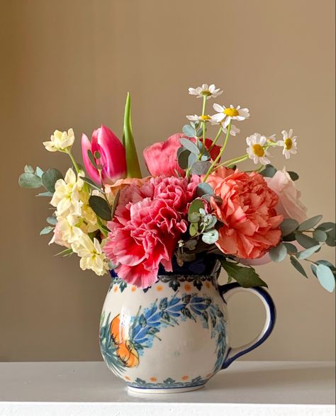 Vintage Vase Flower Arrangement, Photos Of Flowers In Vases, Vase Of Flowers Photography, Flower Vase Photography, English Roses Bouquet, Interior Design Flowers, Flower In Vase, Flowers In Vase, Flower Vase Arrangements