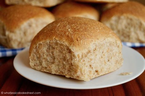 Wholemeal Bread Rolls | What Jessica Baked Next... Wholemeal Flour Recipes, Vegan Bread Rolls, Wholemeal Bread Recipe, Greek Pita Bread, Sourdough Dinner Rolls, Wholemeal Bread, Homemade Baked Bread, Bread Rolls Recipe, Cooking Bread