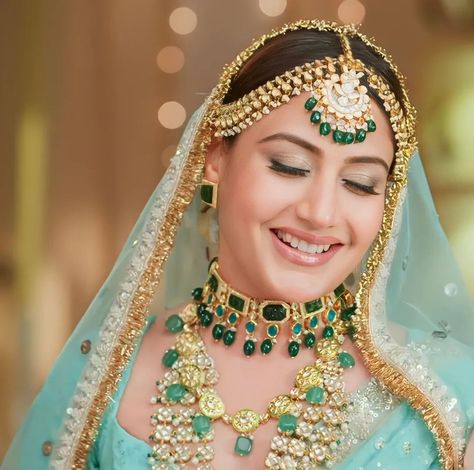 Surbhi Chandna Naagin 5, Best Bollywood Movies, Game Of Love, Surbhi Chandna, Tv Streaming, Blogger Design, Childhood Toys, Bollywood Movies, Live Tv