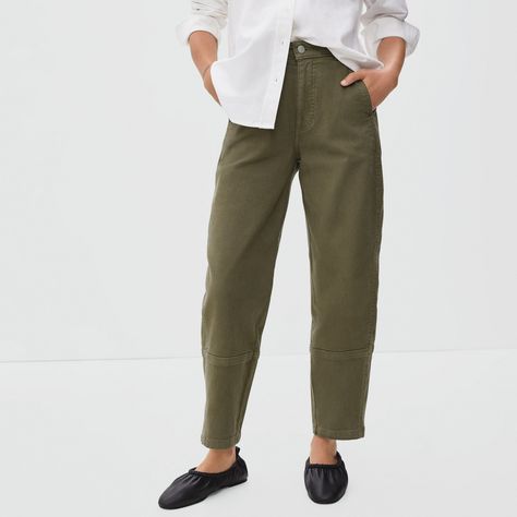 The Utility Barrel Pant Dark Moss – Everlane Everlane Outfit, Utility Barrel Pant, Men's Capsule Wardrobe, Lounge Pants Womens, Houndstooth Pants, Spring Capsule, Spring Capsule Wardrobe, Tan Pants, Utility Pants