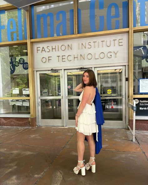 On Friday I graduated from the Fashion Institute of Technology. It has been a wild ride but one I will never forget. I’ve realized many things that I never would have without taking this chance on myself and seeing what I wanted my future to look like. I’ve made some really great friends that made my year unforgettable, but I’ve also met some people that made me realize what I do and don’t want in a friendship. I’ll never regret coming and living in New York City and I wish everyone could get... Fashion Institute Of Technology Aesthetic, Fashion Institute Of Technology Dorm, Courtauld Institute Of Art, Fashion Institute Of Technology New York, Fit Nyc, Living In New York City, Indian Institute Of Technology, Fashion Institute Of Technology, New York Fits