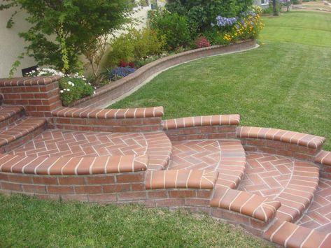 brick veneer over concrete steps - Google Search Types Of Bricks, Paver Walkway, Brick Construction, Stone Blocks, Brick Veneer, Concrete Steps, Concrete Stone, Construction Work, Stone House