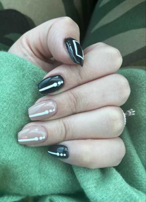 The 1975 Nail Art, The 1975 Inspired Nails, The 1975 Nails Design, 1975 Nails, The 1975 Nails, Nude Black Nails, The 1975 Concert Outfit, Ratty Healy, 1975 Concert