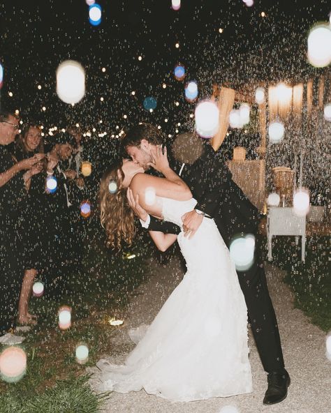 The Millers beautiful evening ending with signing the marriage license, a private dance, and an epic bubble exit🫧 #weddingexit #cincinnatiweddingphotographer #ohioweddingphotographer #kentuckyweddingphotographer #louisvilleweddingphotographer #indianaweddingphotographer #midwestweddingphotographer #documentaryweddingphotographer #cincinnatiweddingphotographer #cincinnatiphotographer #weddingphotography Wedding Dip Kiss, Private Last Dance Wedding, Last Dance Wedding, Dip Kiss Wedding, Proposal Pics, Flash Wedding Photos, Dip Kiss, Bubble Exit, Kiss Wedding