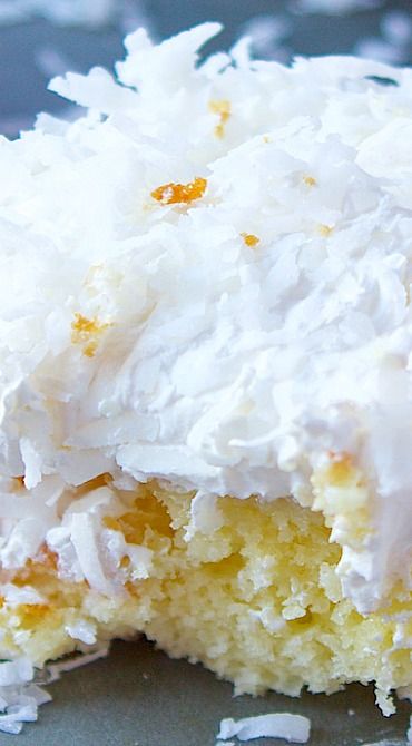 Pina Colada Poke Cake, Coconut Poke Cakes, Pina Colada Cake, Tropical Desserts, Cold Cake, Italian Cream Cakes, Coconut Cake Recipe, Poke Cake Recipes, Poke Cakes