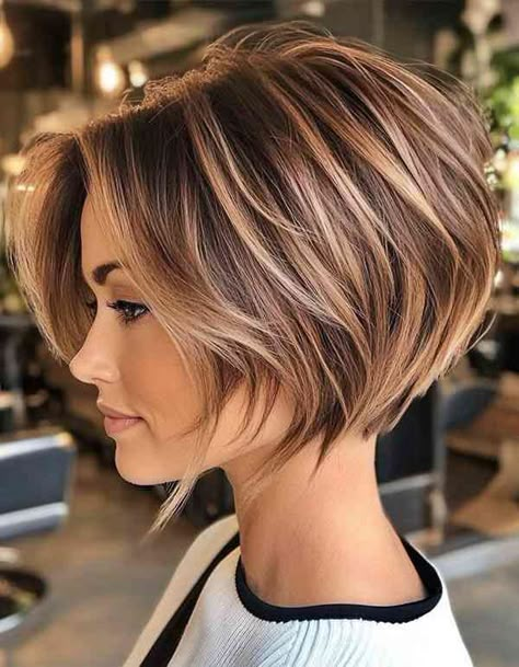 Layered Inverted Bob With Bangs, Stacked Inverted Bob Haircuts, Textured Bob With Bangs, Short Inverted Bob Haircuts, Layered Bob Haircut, Short Layered Bob, Easy Short Haircuts, Inverted Bob Haircuts, Stacked Bob Hairstyles